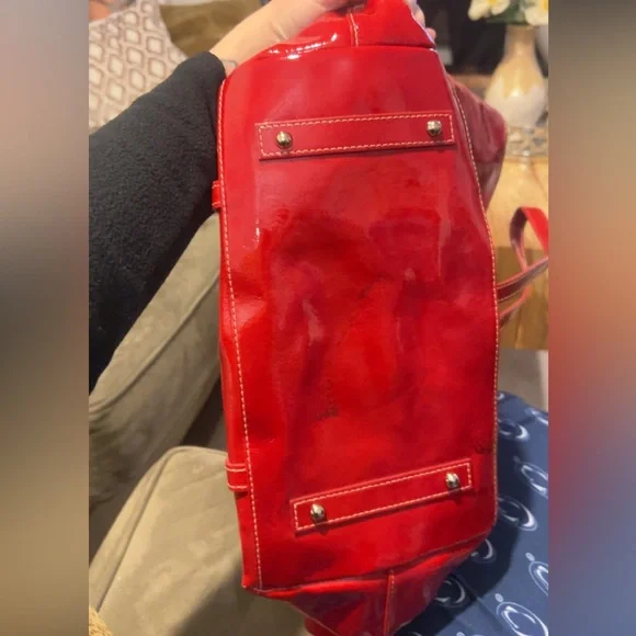 Dooney & Bourke red patent leather tote bag - Picture 4 of 5